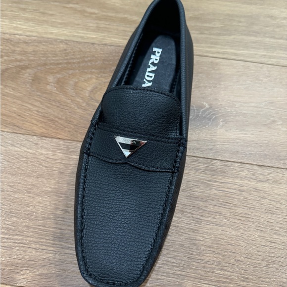 Prada leather Loafers - Picture 1 of 6